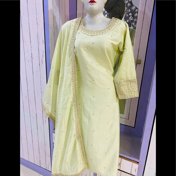 Silk stitched 3 piece suit with lining in pastel green with rose gold embroidery - Picture 3 of 11